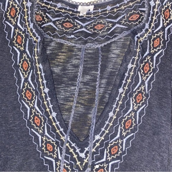 Urban Outfitters Beachy Flare Sleeve top with embroidery - Picture 3 of 4